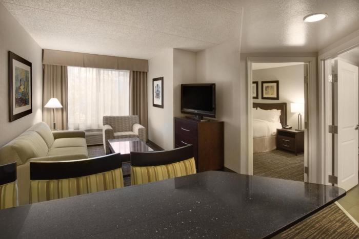 holiday inn and suites scottsdale north airpark