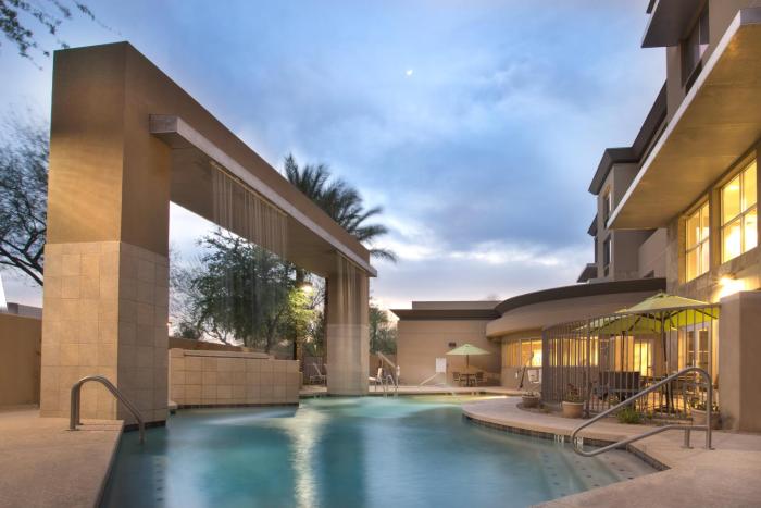 holiday inn and suites scottsdale north airpark