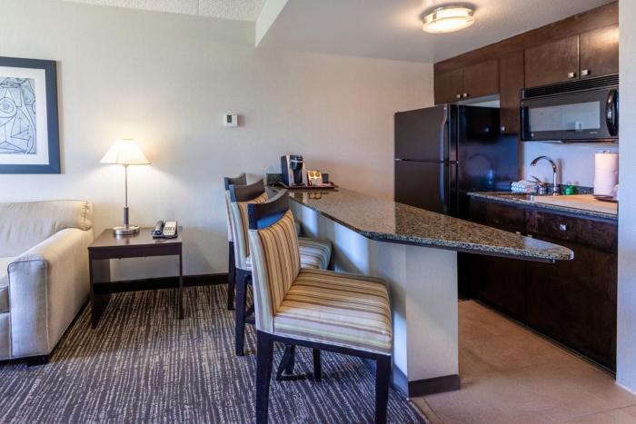 holiday inn and suites scottsdale north airpark