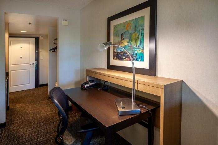 holiday inn and suites scottsdale north airpark