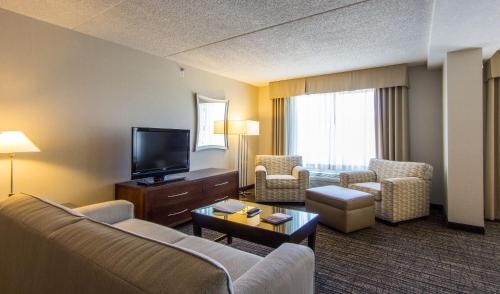 holiday inn and suites scottsdale north airpark