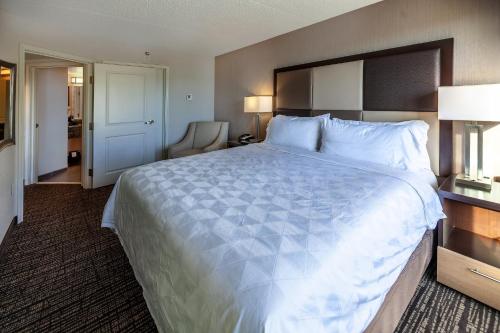 holiday inn and suites scottsdale north airpark