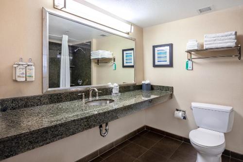 holiday inn and suites scottsdale north airpark