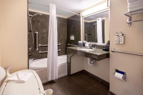 holiday inn and suites scottsdale north airpark
