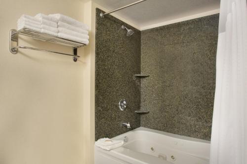 holiday inn and suites scottsdale north airpark