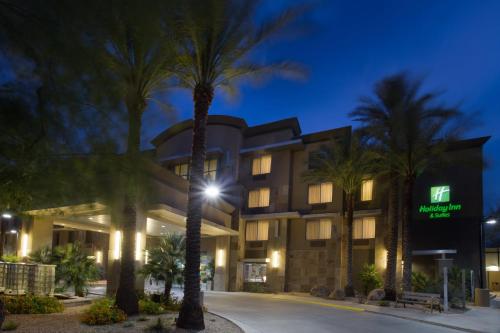 holiday inn and suites scottsdale north airpark