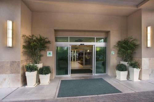 holiday inn and suites scottsdale north airpark