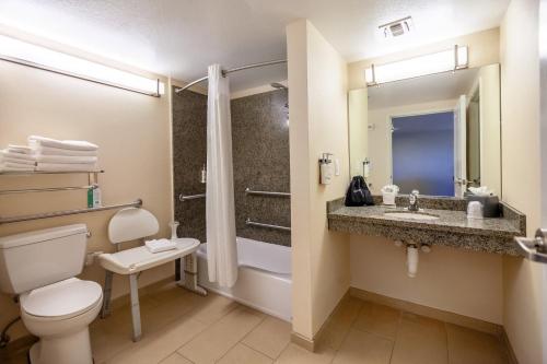 holiday inn and suites scottsdale north airpark