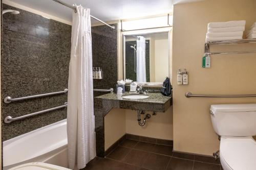 holiday inn and suites scottsdale north airpark