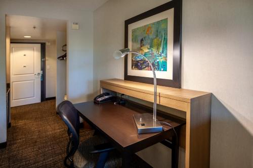 holiday inn and suites scottsdale north airpark