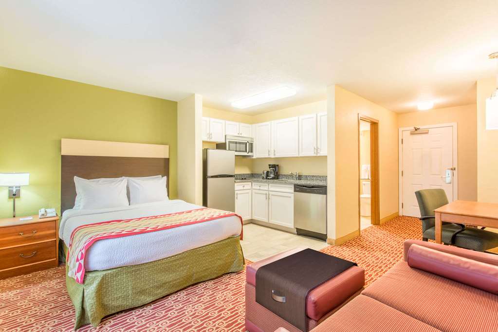 dulles suites