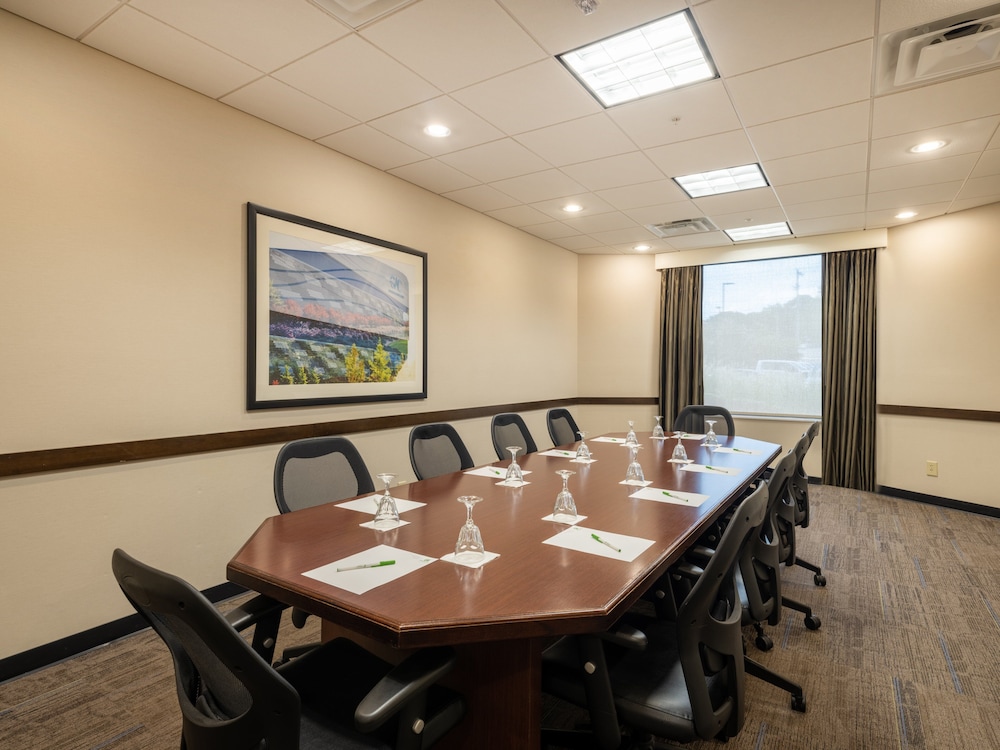 holiday inn greensboro coliseum by ihg