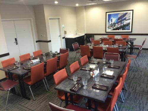 holiday inn greensboro coliseum by ihg