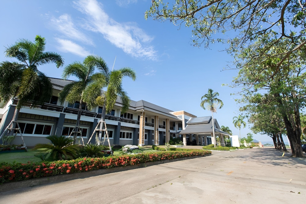 the space airport hotel chiang rai