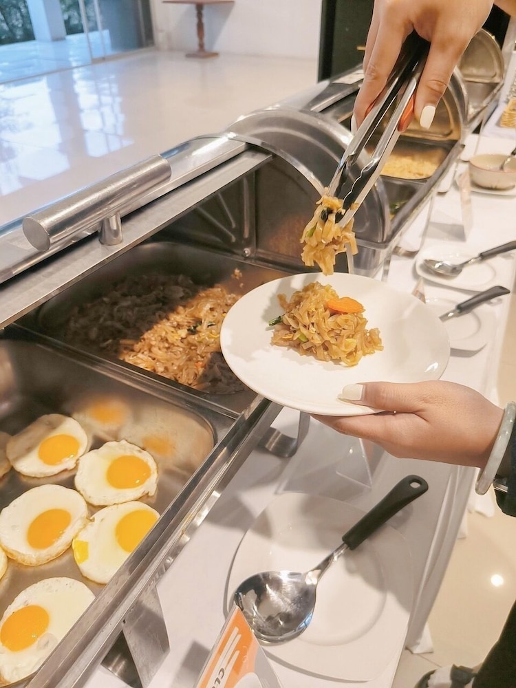 the space airport hotel chiang rai