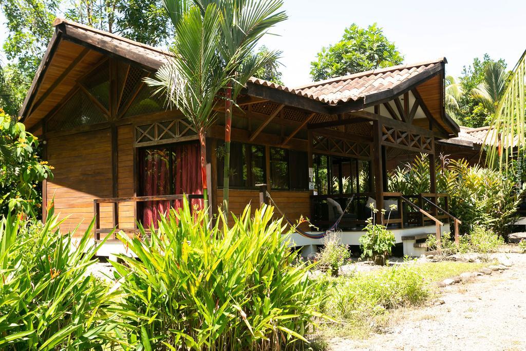 Kenaki Lodge,Limon>>Cahuita,3 star