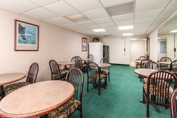 red roof inn morehead