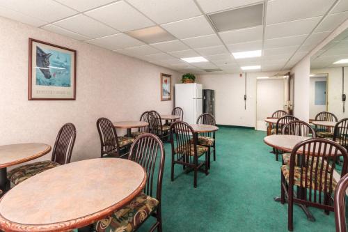 red roof inn morehead