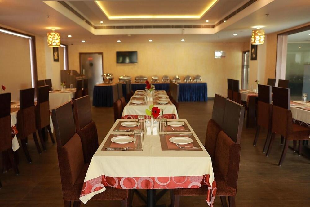 paravoor galaxy hotel