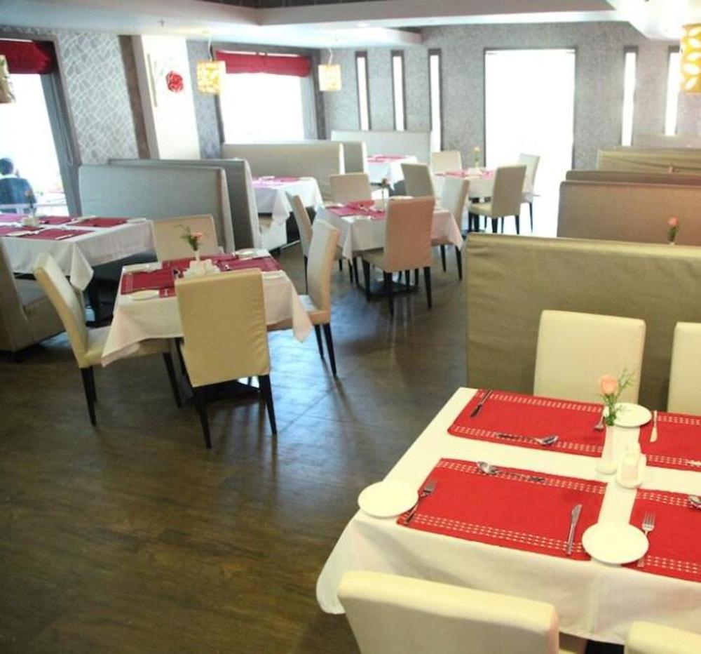 paravoor galaxy hotel