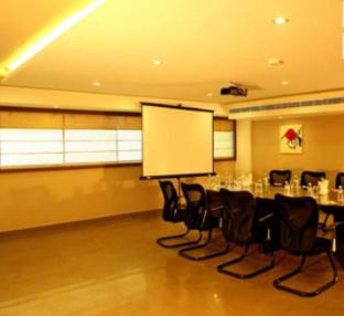 paravoor galaxy hotel