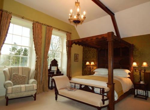 westgate manor