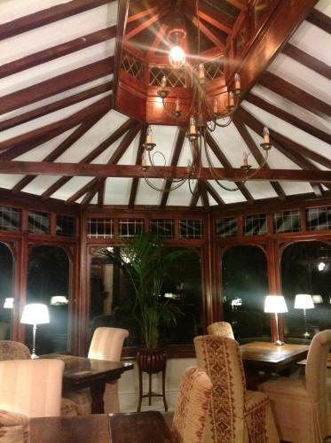 westgate manor