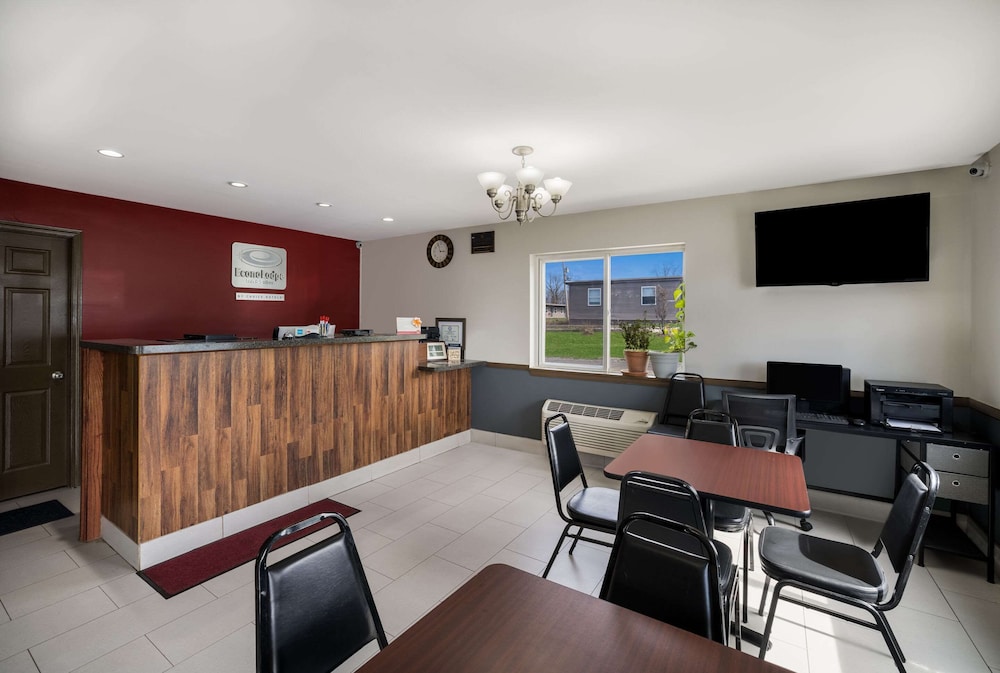 econo lodge inn and suites canandaigua