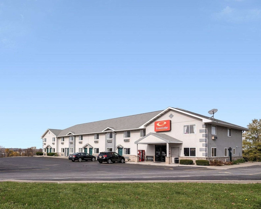 econo lodge inn and suites canandaigua