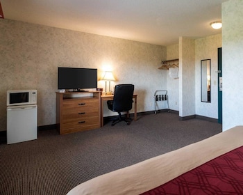 econo lodge inn and suites canandaigua