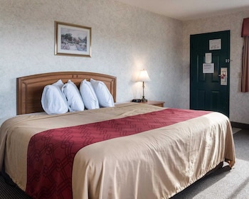 econo lodge inn and suites canandaigua