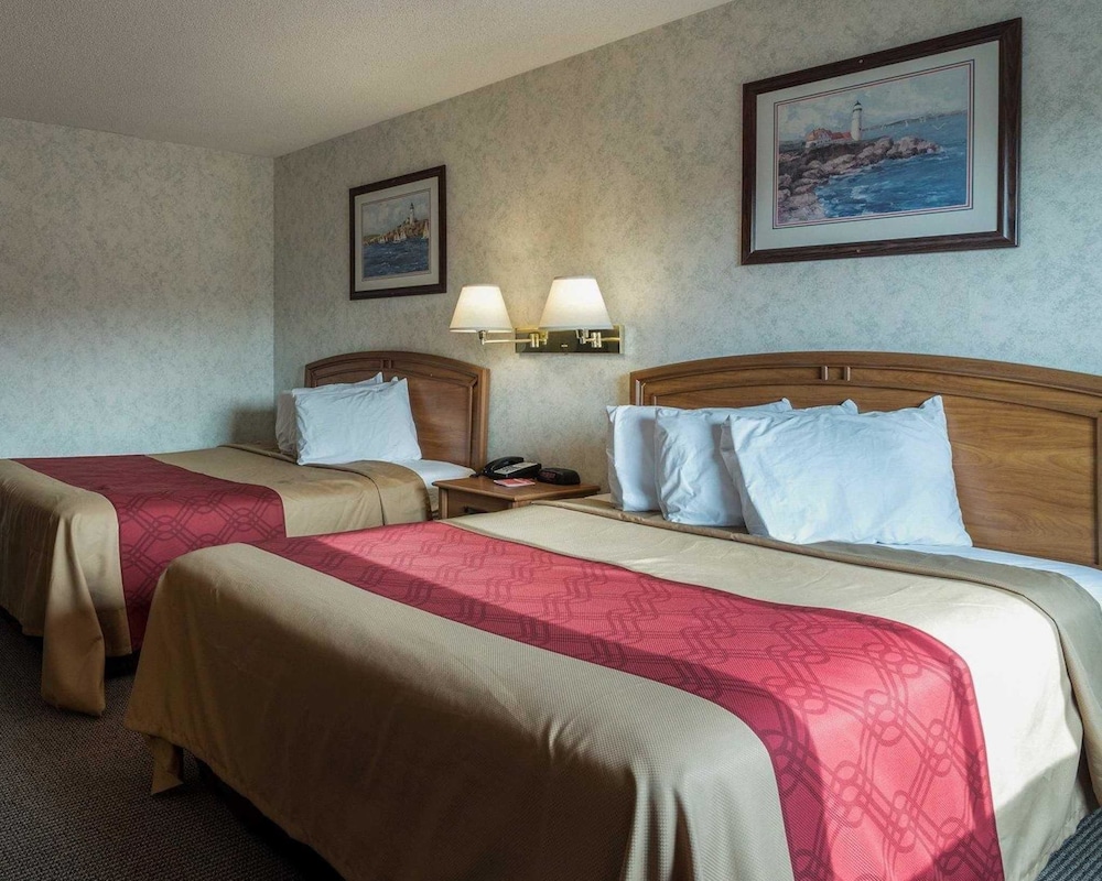 econo lodge inn and suites canandaigua