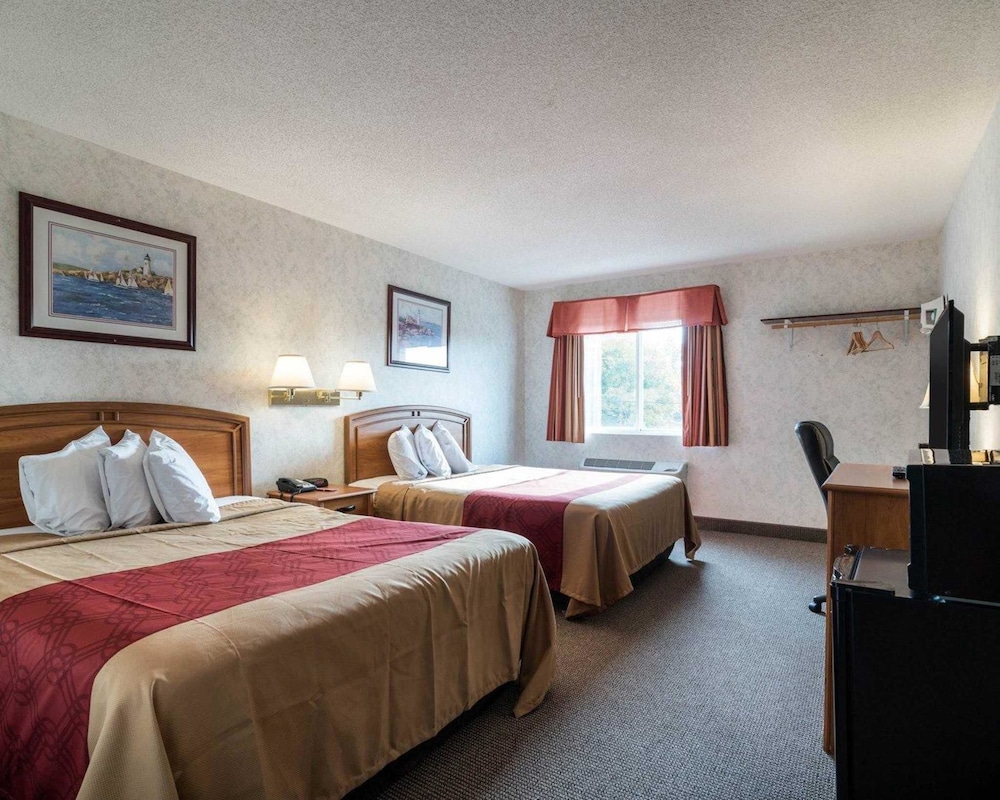 econo lodge inn and suites canandaigua