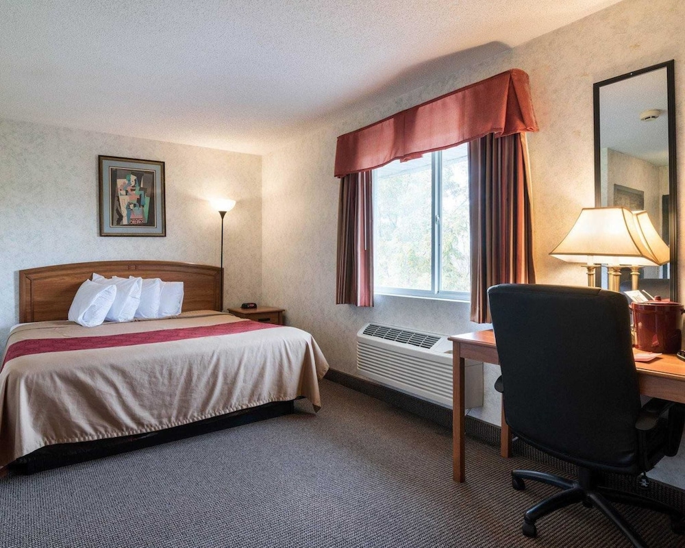 econo lodge inn and suites canandaigua