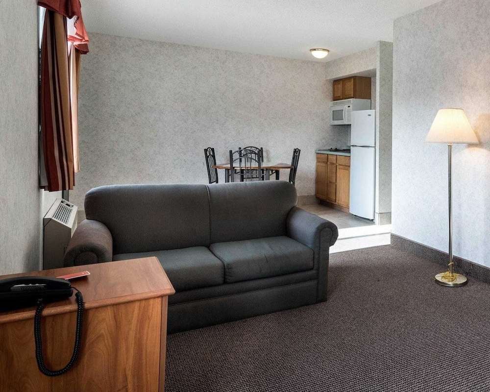 econo lodge inn and suites canandaigua