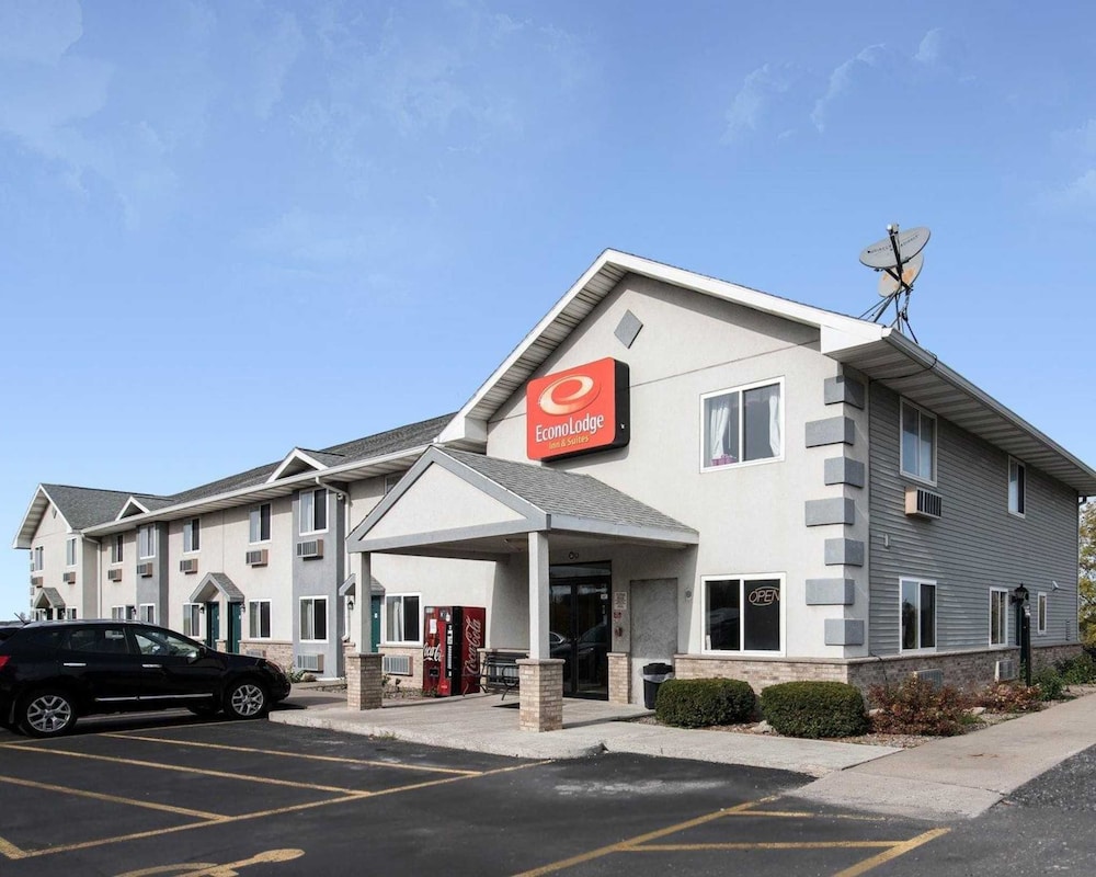 econo lodge inn and suites canandaigua