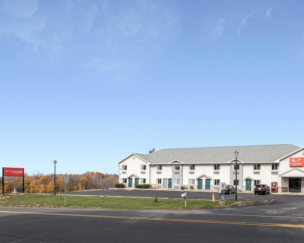 econo lodge inn and suites canandaigua