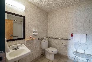 econo lodge inn and suites canandaigua
