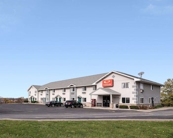 Econo Lodge Inn & Suites Canandaigua,Hopewell>>Canandaigua,2 star