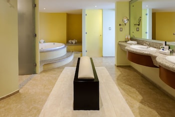 Holiday Inn Puebla Finsa By Ihg,Cholula>>Atlixco,4 star