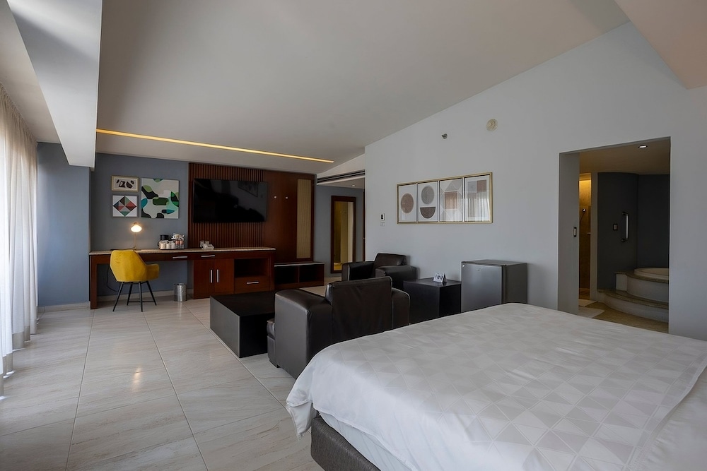 holiday inn puebla finsa by ihg