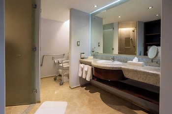Holiday Inn Puebla Finsa By Ihg,Cholula>>Atlixco,4 star