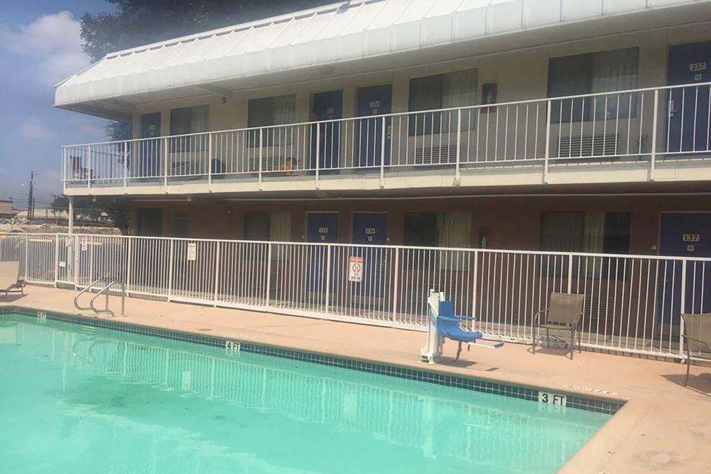 travelodge by wyndham san antonio lackland afb north