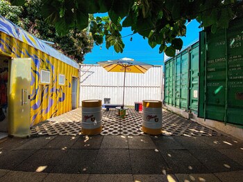 tetris container hostel
