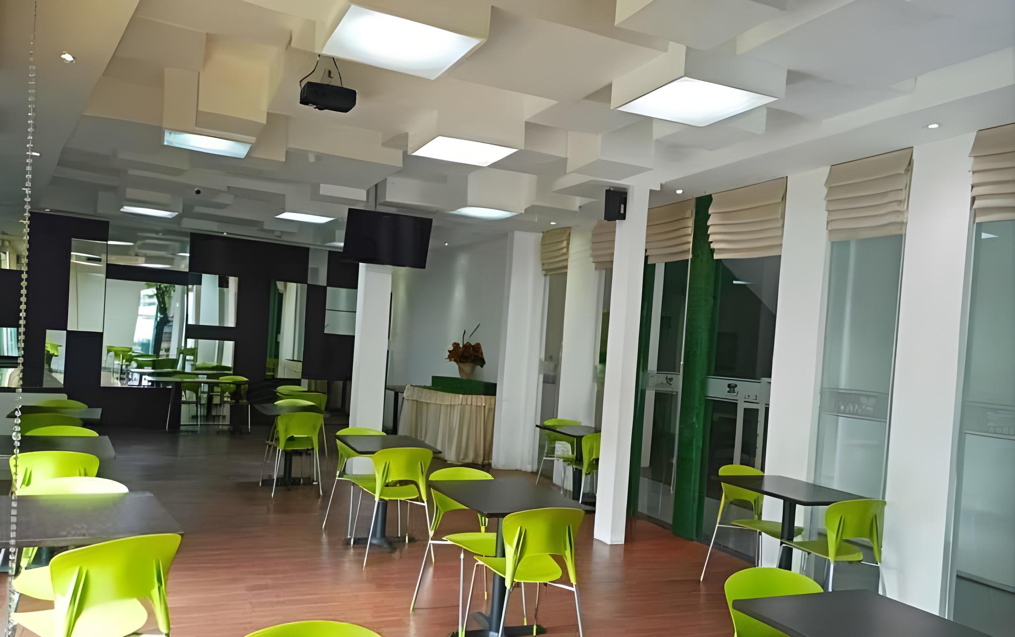 evan hotel non smoking