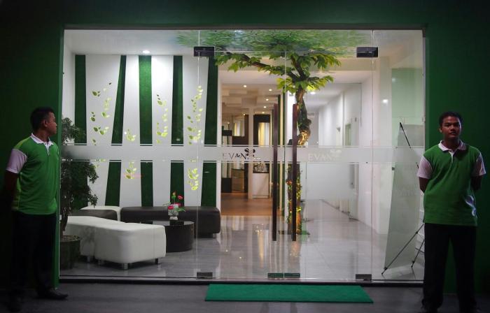 evan hotel non smoking