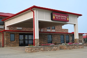giles hotel inn and suites