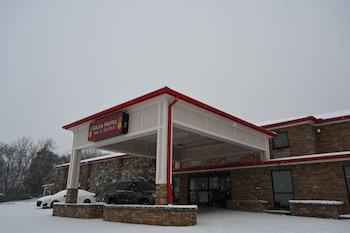 giles hotel inn and suites