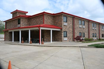 giles hotel inn and suites