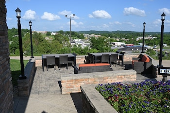 giles hotel inn and suites